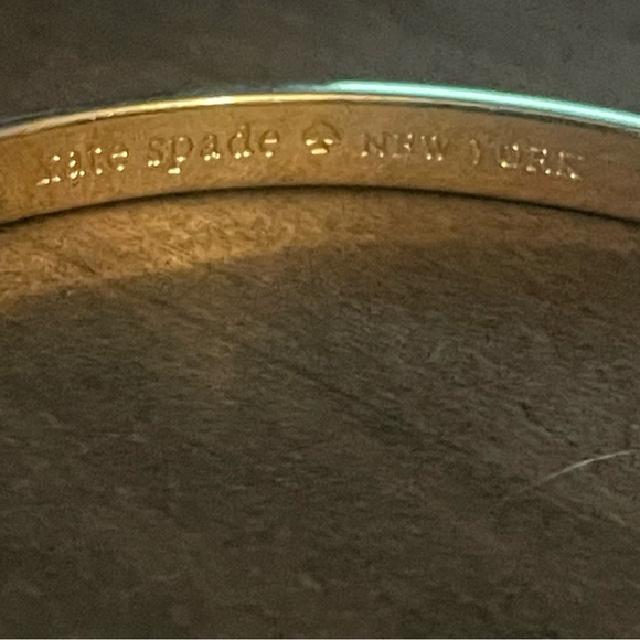 Kate Spade Heart of Gold Idiom bangle bracelet - Picture 6 of 8